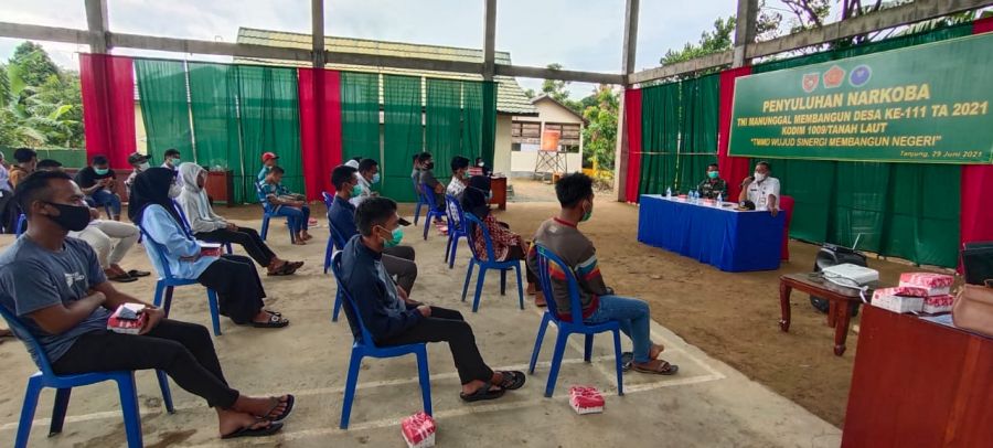 Adakan Penyuluhan Bahaya Narkoba Di Lokasi TMMD