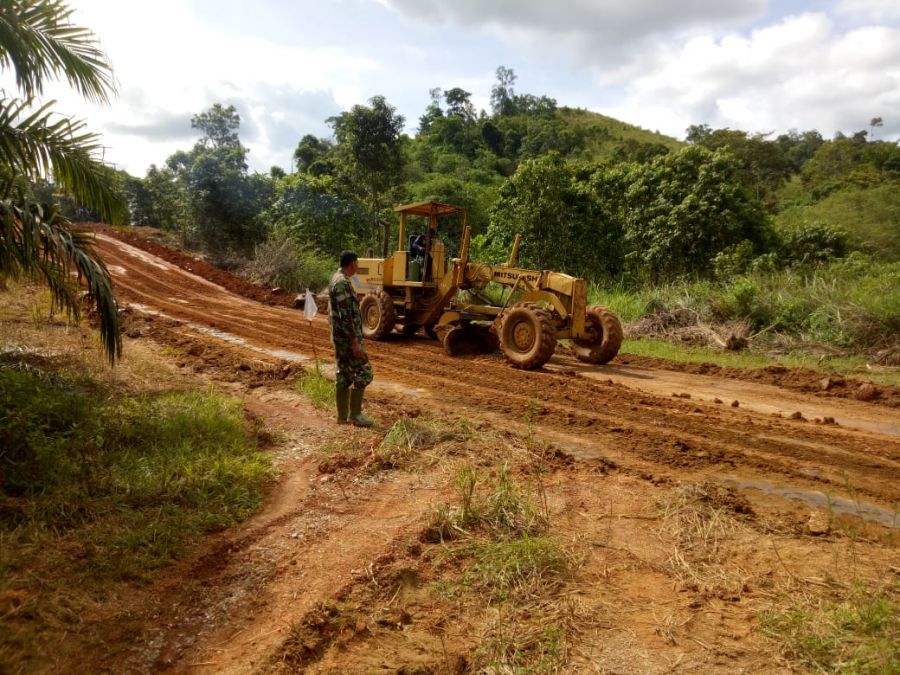 Satgas TMMD Turunkan Alat Berat pada Sasaran Fisik Pembukaan dan Pengerasan Jalan