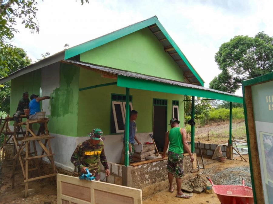 Anggota Satgas TMMD Ke-111 Kodim 1009/Pelaihari Yakinkan Pekerjaan Selesai Tepat Waktu