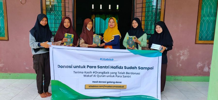 Anggota SWK Pangkalan Kodim 1002/HST Bantu Salurkan Al Quran