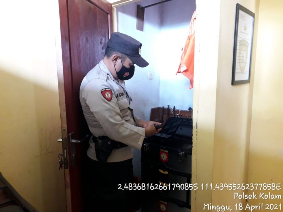Antisipasi,Piket SPKT Polsek Kolam Laksanakan pengecekan barang inventaris Polsek.