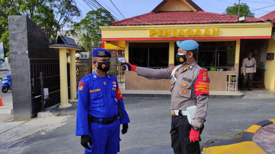 apel pagi di Mapolres Kobar