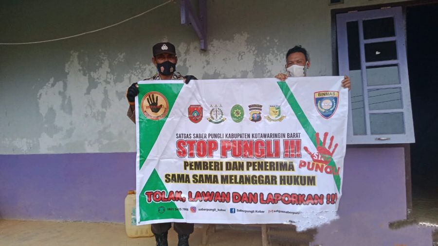 Bhabinkamtibmas Ajak Masyarakat Untuk Terapkan Prokes