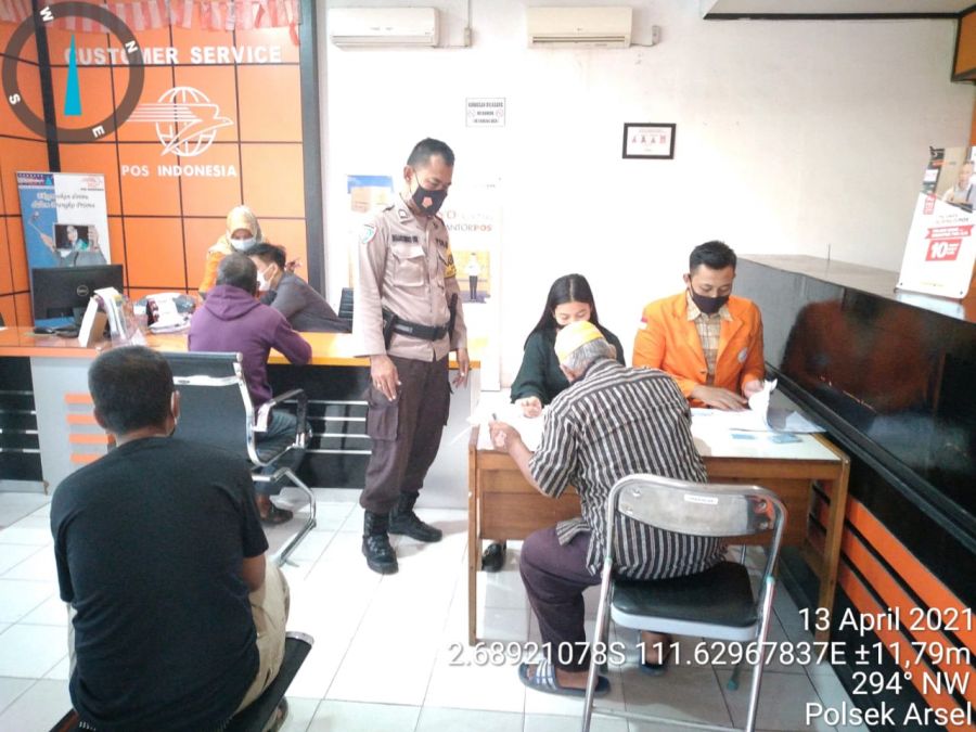 Bhabinkamtibmas Kelurahan Raja Laksanakan Pam BST Dikantor Pos