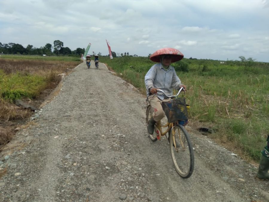 bisa menikmati hasil pembangunan