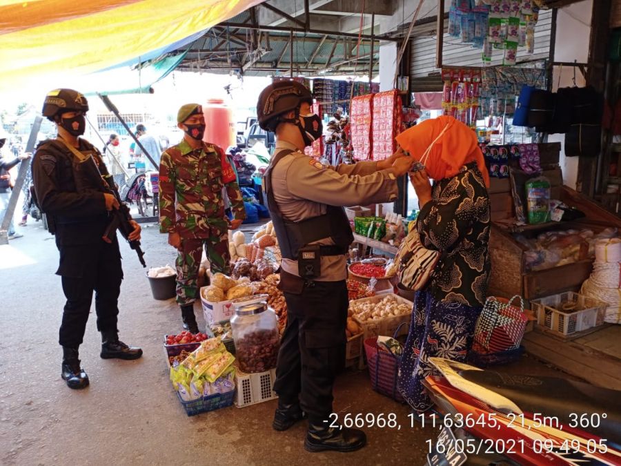 Bundaran Kampung Baru Laksanakan Patroli Jalan Kaki  Sosialisasikan Prokes