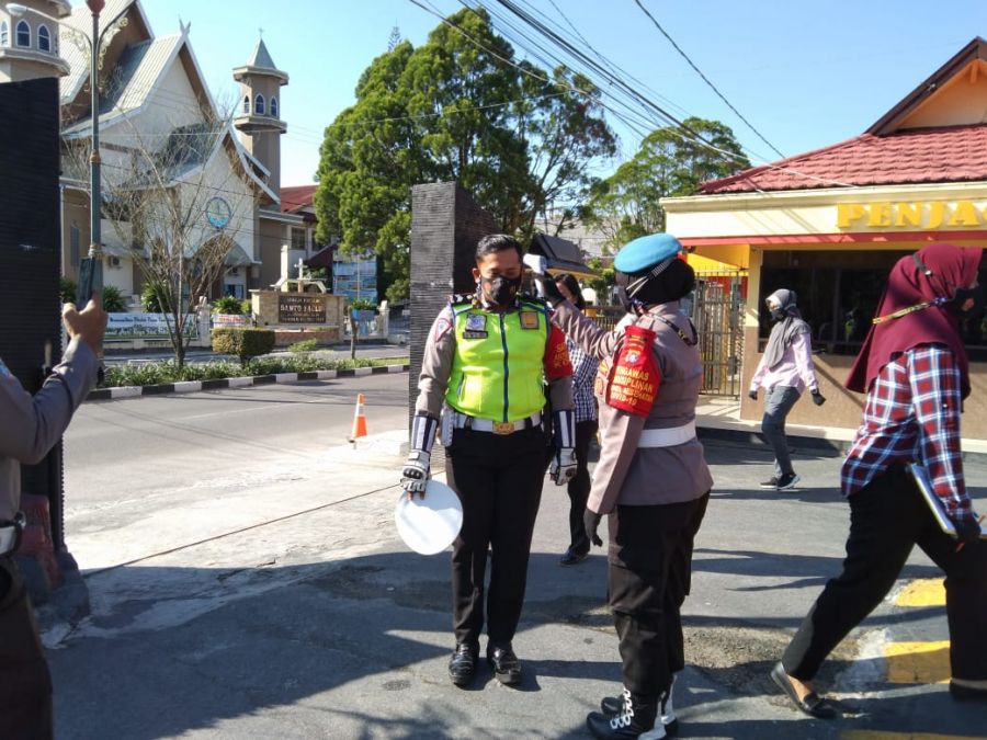 Cegah penularan Skrining Covid – 19 Melalui Pengecekan Suhu Tubuh