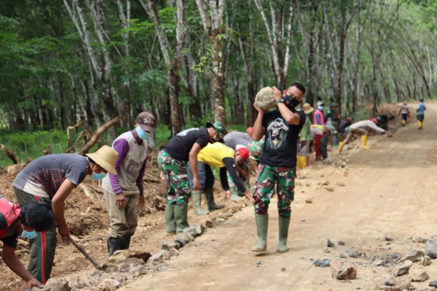 Cuaca Bersahabat, Satgas TMMD Kebut Pekerjaan Jalan