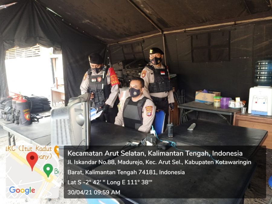 himbauan kepada anggota yang berjaga dikantor Bawaslu Kobar