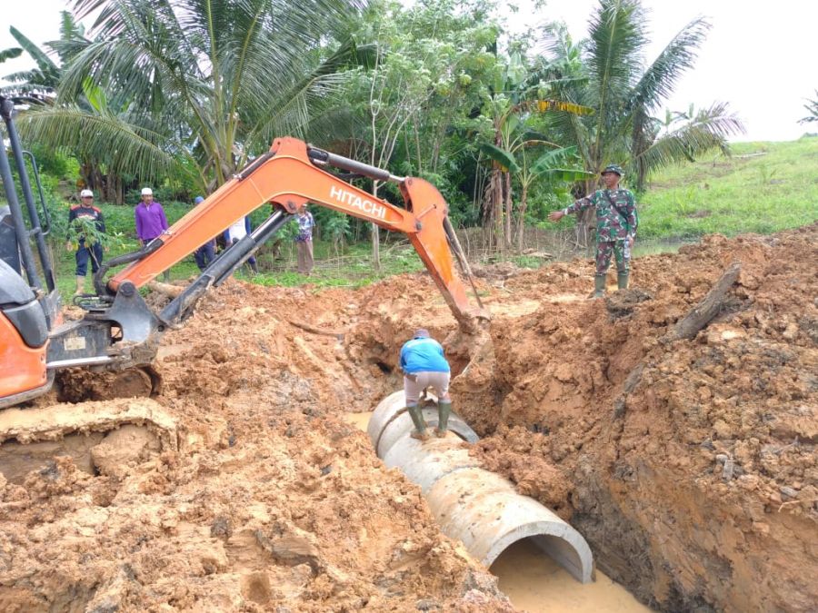 Ini Tujuan Satgas TMMD ke 112 Pasang Gorong-gorong  KOTABARU - Sasaran fisik program TNI Manunggal M