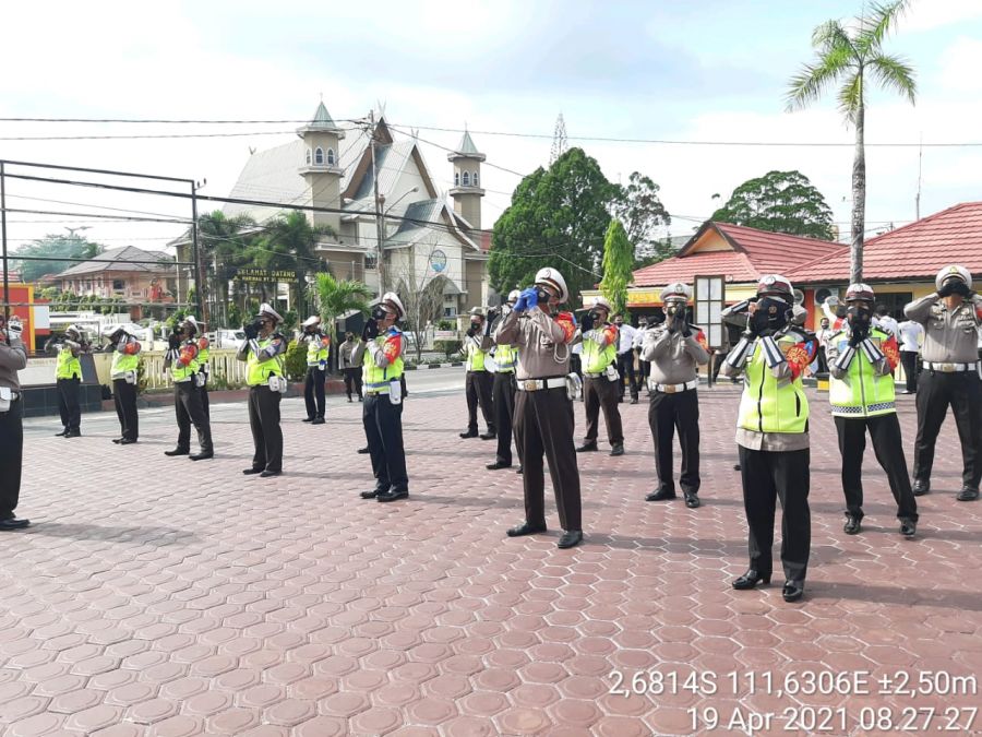 Jaga Kesehatan, porsenil polres berjemur sambil olahraga ringan setelah apel pagi