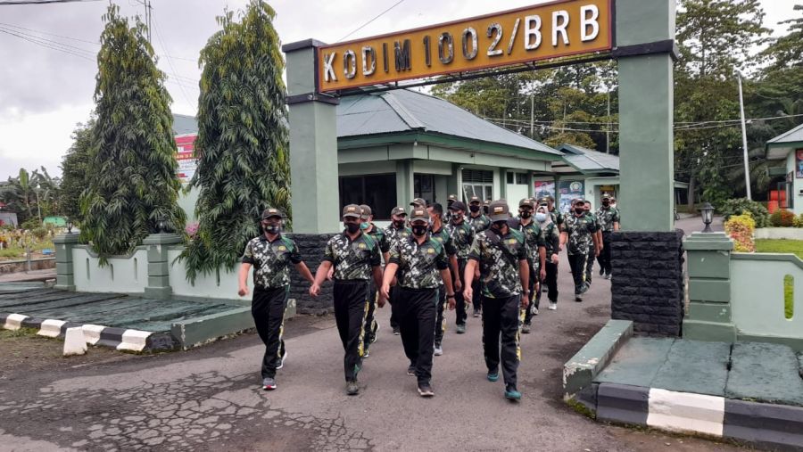 Jalan Gembira Anggota Kodim 1002/HST Guna Jaga Kebugaran Badan