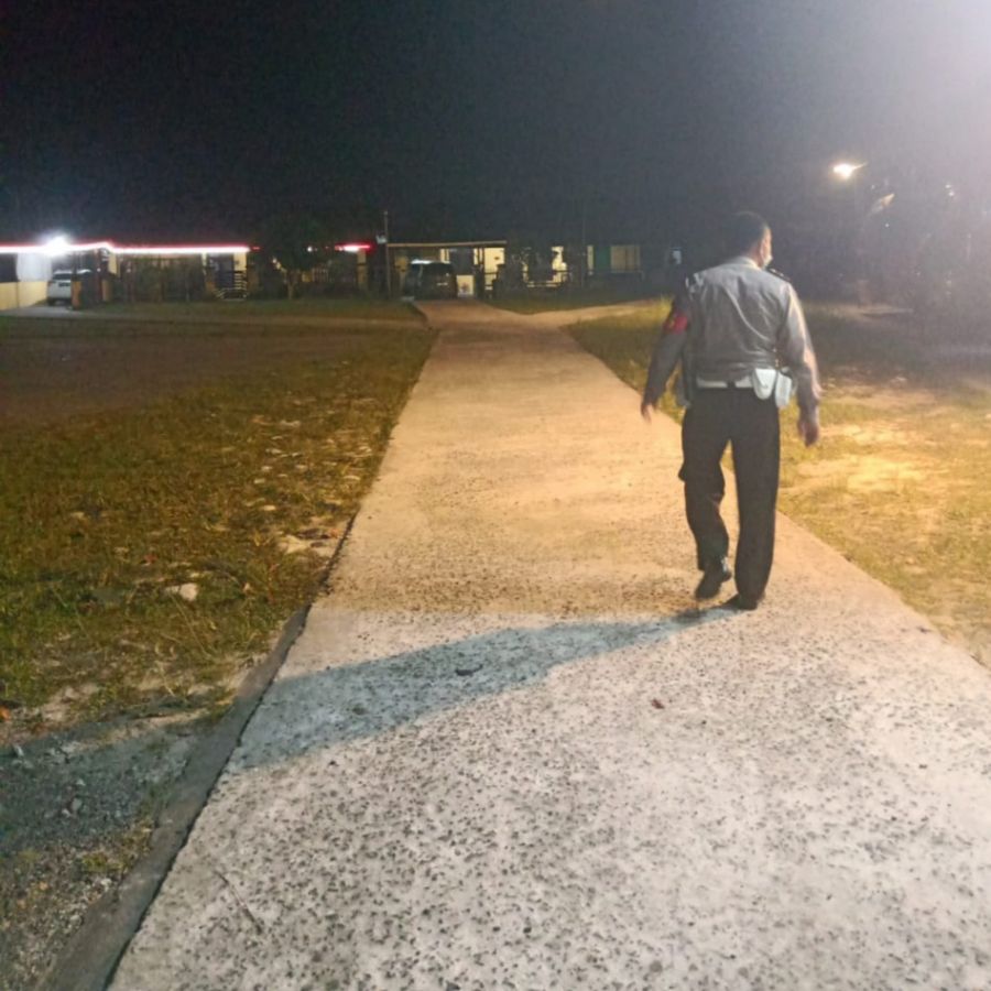 Kaurmintu Satlantas Polres Kobar Pantau Kamtibmas dengan Patroli Jalan Kaki