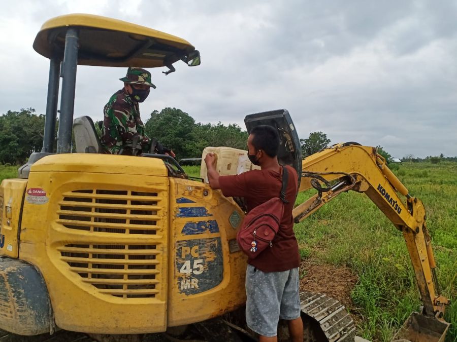 Kegiatan Rutinitas, Satgas TMMD dan Operator Cek Kesiapan Alat Berat