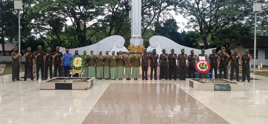 Kodim 1002/HST-Yonif 621/Mtg Ziarah Di TMP