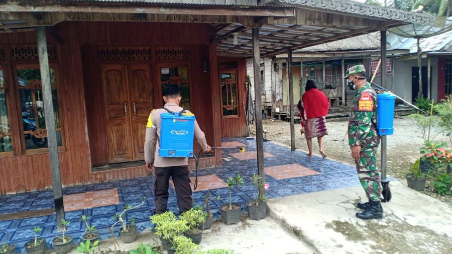 Kompak Babinsa dan Bhabinkamtibmas di HST Lawan Corona