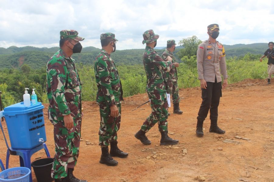 Irdam VI/Mulawarman Kunjungi Lokasi Program TMMD ke 111 tahun 2021 Kodim 1009/Tanah Laut