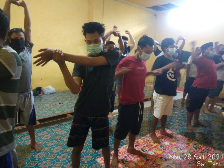 laksanakan olahraga pagi untuk meningkatkan imunitas.