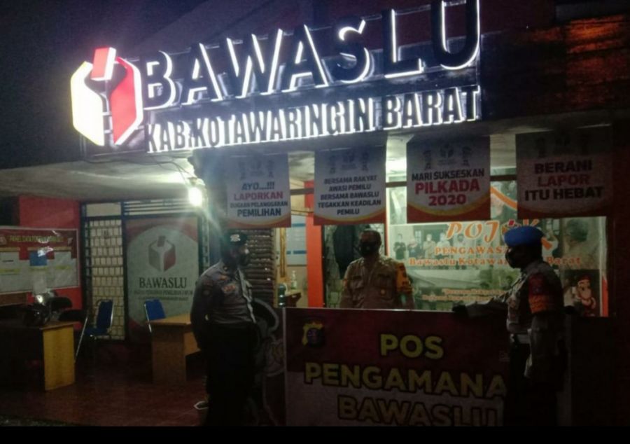Laksanakan Patroli di Bawaslu lakukan penjagaan Keamanan.