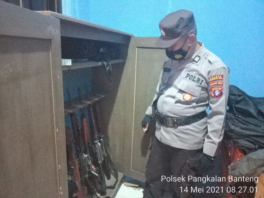 laksanakan tugas piket di Polsek Pangkalan Banteng