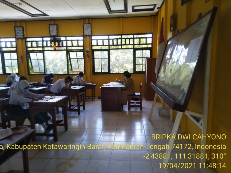 lakukan pengecekan protokol kesehatan di sekolah sekolah wilayah kecamatan Kotawaringin Lama
