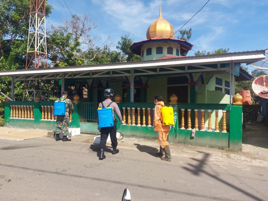 Lakukan Penyemprotan Disinfektan