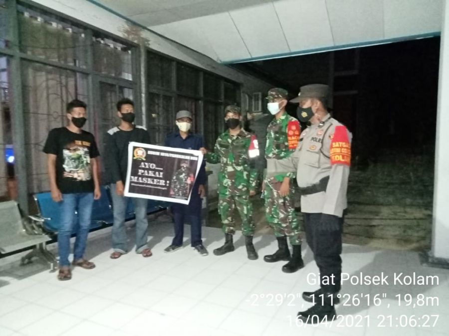 malam hari 3 pilar Kecamatan Kotawaringin Lama lakukan himbauan kepada warga untuk taati protokol ke