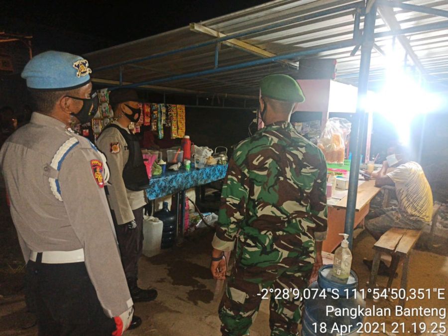 Malam hari,Patroli tiga pilar dan Trantib Laksanakan Yustisi Kepada Warga Kec. Pangkalan Banteng
