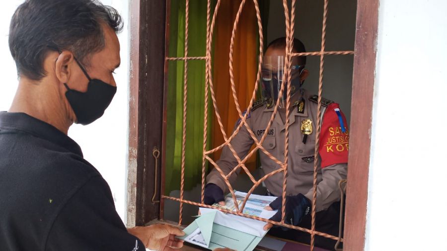 mempermudah dan memberikan pelayanan prima kepada masyarakat
