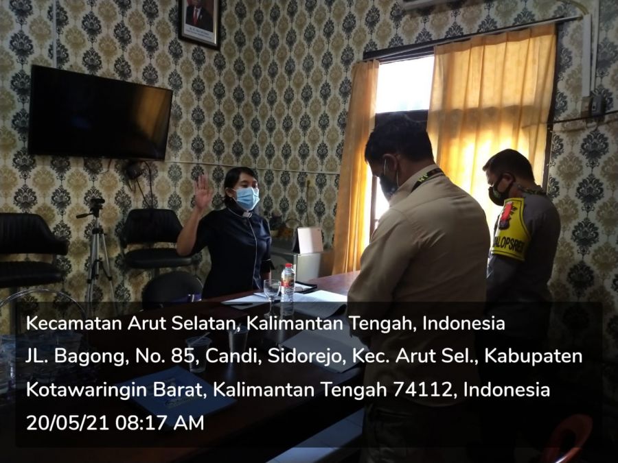 mengikuti Binrohtal di Aula Satya Haprabu