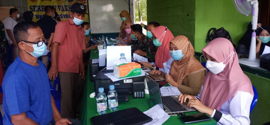 Menuju Indonesia Sehat, Dinkes dan Kodim 1002/HST Gelarkan Vaksinasi
