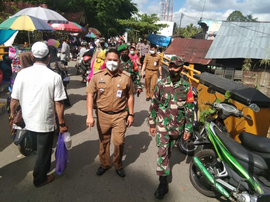 Operasi Yustisi di Pasar Pantai Hambawang