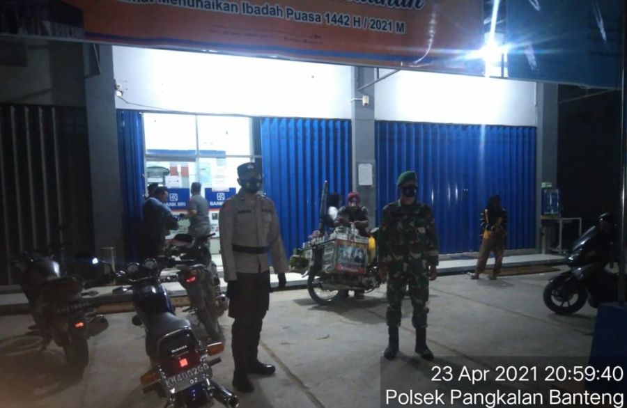 Patroli Gabungan TNI-POLRI Jaga Harkamtibmas di Malam Hari Serta Imbau Masyarakat