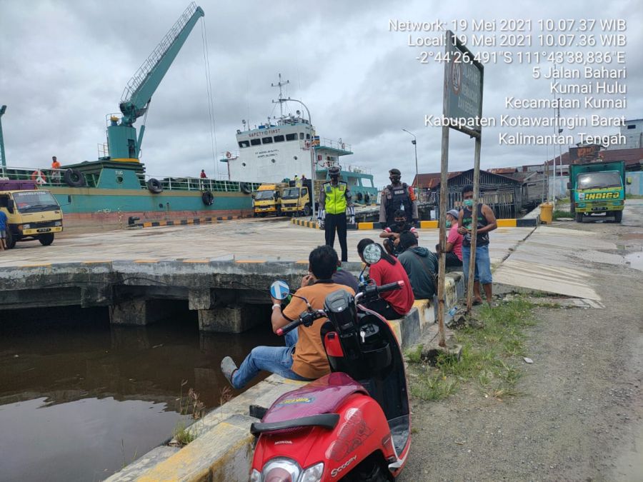 Patroli Jalan Kaki untuk menjaga Sitkamtibmas di pelabuhan