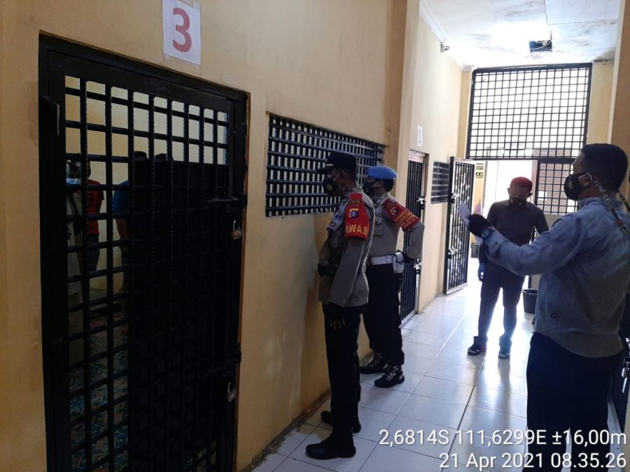 Pawas bersama Piket Propam laksanakan cek Rumah Tahanan Polres Kobar