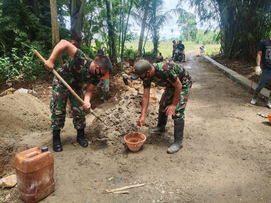 Pembuatan Siring/Pondasi Perbaikan Mutu Jalan