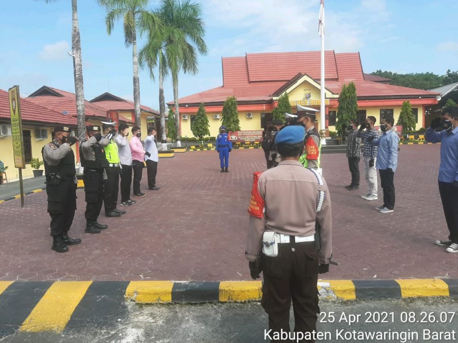 pengecekan kesiapan personel piket