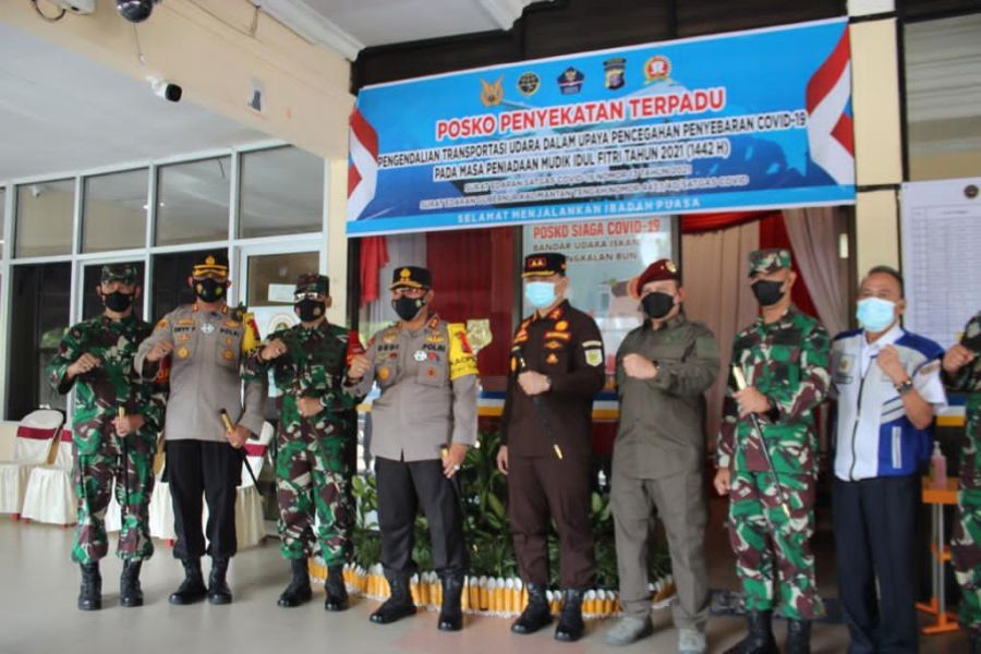 penyekatan larangan mudik di Bandara Iskandar P.Bun