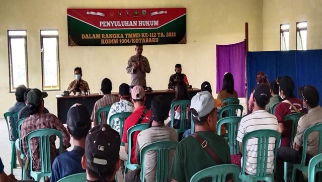 Penyuluhan Hukum kembali di gelar oleh Satgas TMMD ke 112 bersama Polsek setempat