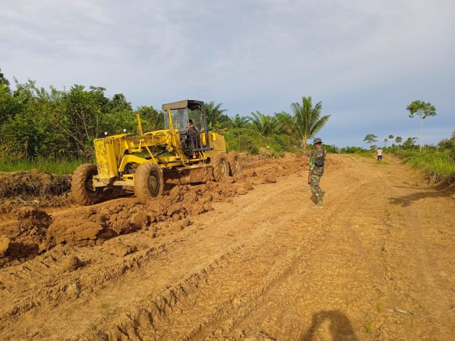 Peran Alat Berat Sangat Vital Saat Pembukaan Jalan
