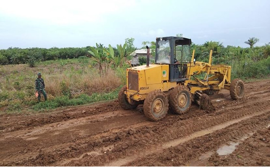 Percepat pengerjaan jalan, Satgas TMMD Ke-112 kerahkan alat berat Grader