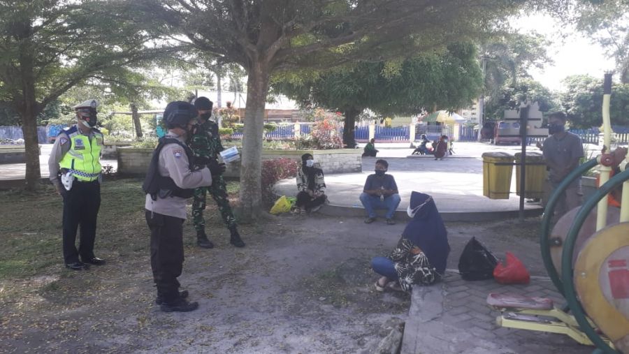 Personel Pos Pam Ketupat Telabang Bundaran Pancasila