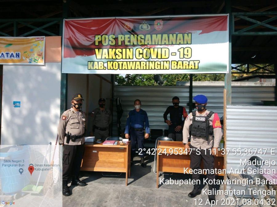 Personil Pengamanan Gudang Vaksin menjamin Vaksin Tersimpan Aman