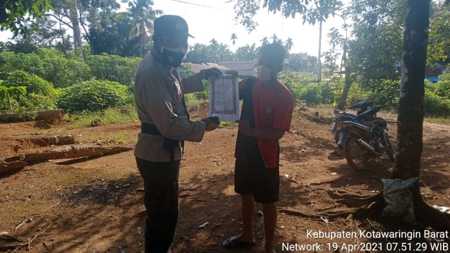 Personil Polsek Aruta Laksanakan sosialisasi maklumat Kapolda Kalteng Kepada Masyarakat