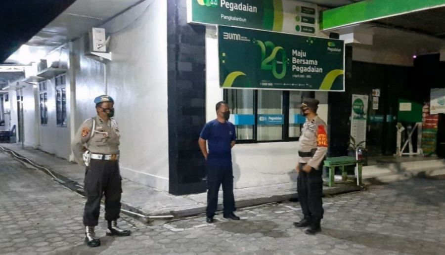 Petugas Piket melaksanakan Patroli di tempat - tempat obyek vital seperti Pegadaian dan ATM Center,
