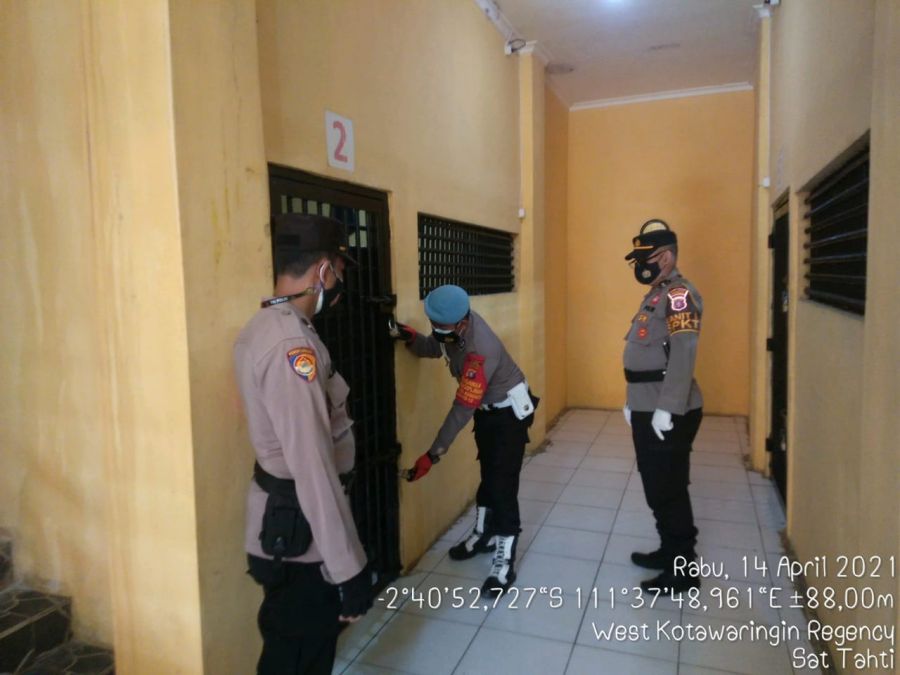 Piket pawas lakukan pengecekan tahanan