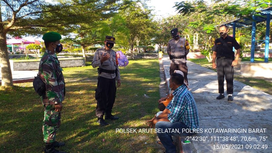 Polsek Arsel Bersama TNI Gencar Laksanakan Ops Yustisi Himbau Terapkan Prokes di Kota Pkl Bun