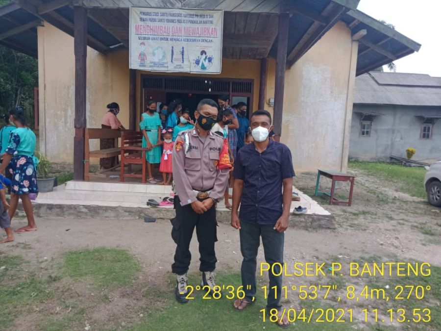 Polsek Kolbar laksanakan pengamanan ke gereja serta himbau tentang Penanganan karhutla dengan menera