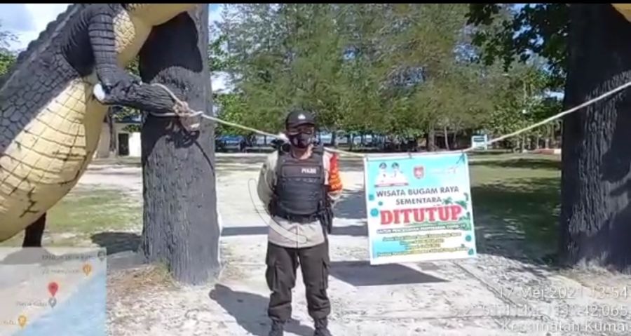 Polsek Kumai Amankan Penutupan Sementara Tempat Wisata Pantai Kubu