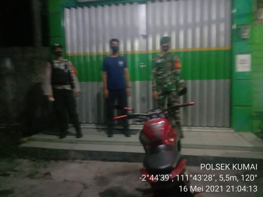 Polsek Kumai bersama Koramill dan Trantib Kec. Kumai gencar Laksanakan Yustisi malam